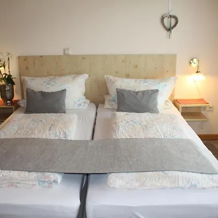 Weingut-brennerei-gaestehaus Emil Dauns Pensión 3*