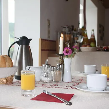 Weingut-brennerei-gaestehaus Emil Dauns Reil