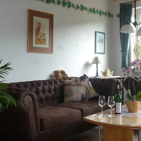 Weingut-brennerei-gaestehaus Emil Dauns Maison d'hôtes *