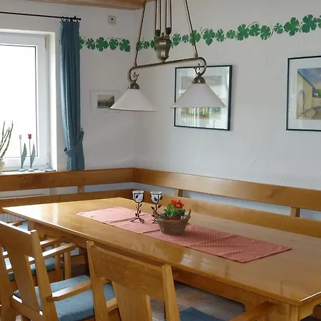 Weingut-brennerei-gaestehaus Emil Dauns Pensión 3*