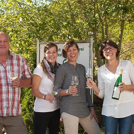 Pensión Weingut-brennerei-gaestehaus Emil Dauns 3*