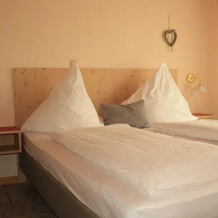 Weingut-brennerei-gaestehaus Emil Dauns 3*