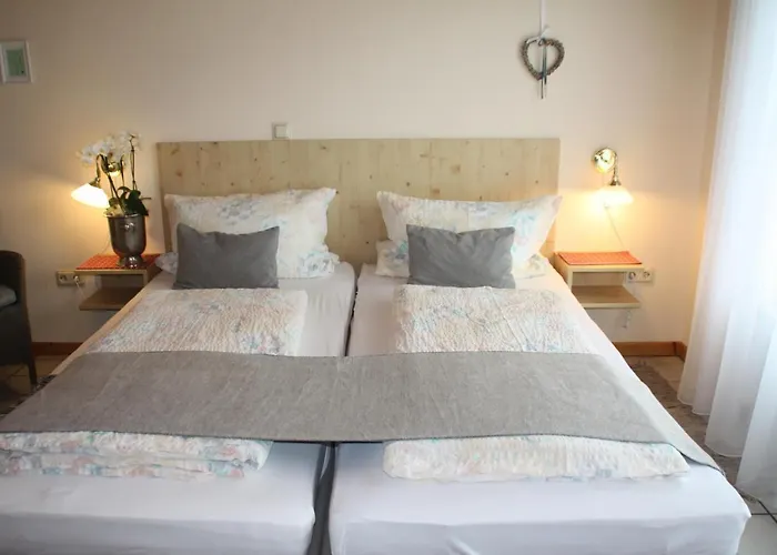 Weingut-brennerei-gästehaus Emil Dauns Gasthof 3*