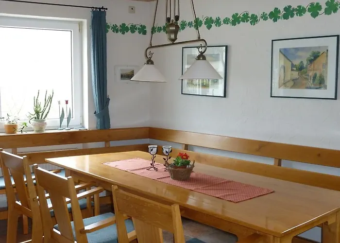 Weingut-brennerei-gaestehaus Emil Dauns Guest house 3*